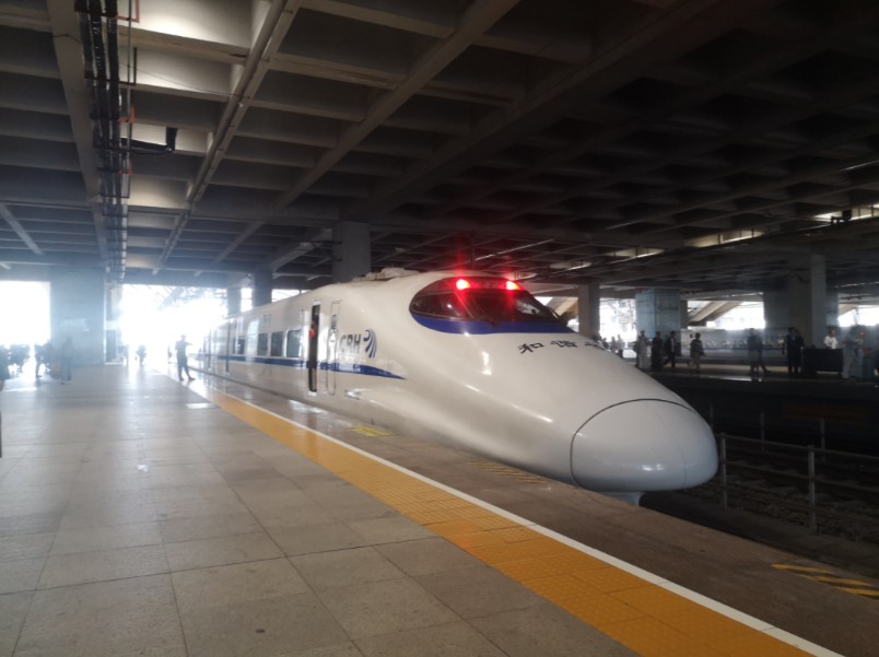 【沪渝铁路】武局非统带鱼crh2a d5776(宜昌东-黄冈东)进天门南站三