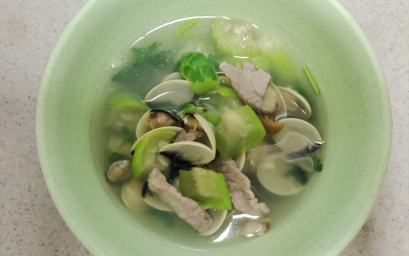 有阵子没做饭了,该说不说这吊瓜白贝汤还是挺鲜的