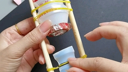 一次性筷子做小船步骤图片