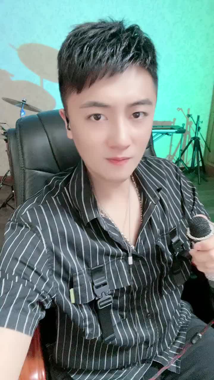 太高了太高了重温一下远走高飞喜欢的朋友留下您的小爪印吧张天霸