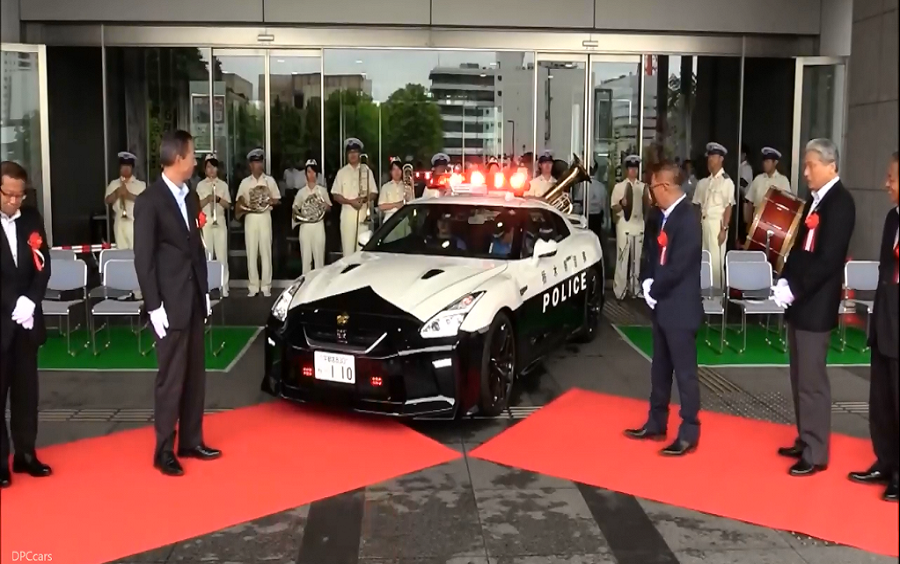 日产gtr警车揭牌仪式