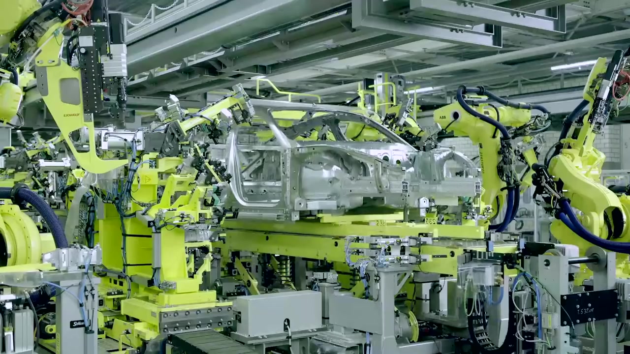 【豪车前沿】保时捷跑车最新款德国工厂生产线