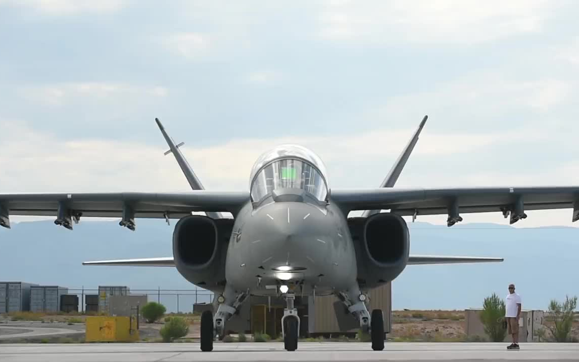 美空军轻型攻击机模拟蝎子攻击机at6与a29试飞演练