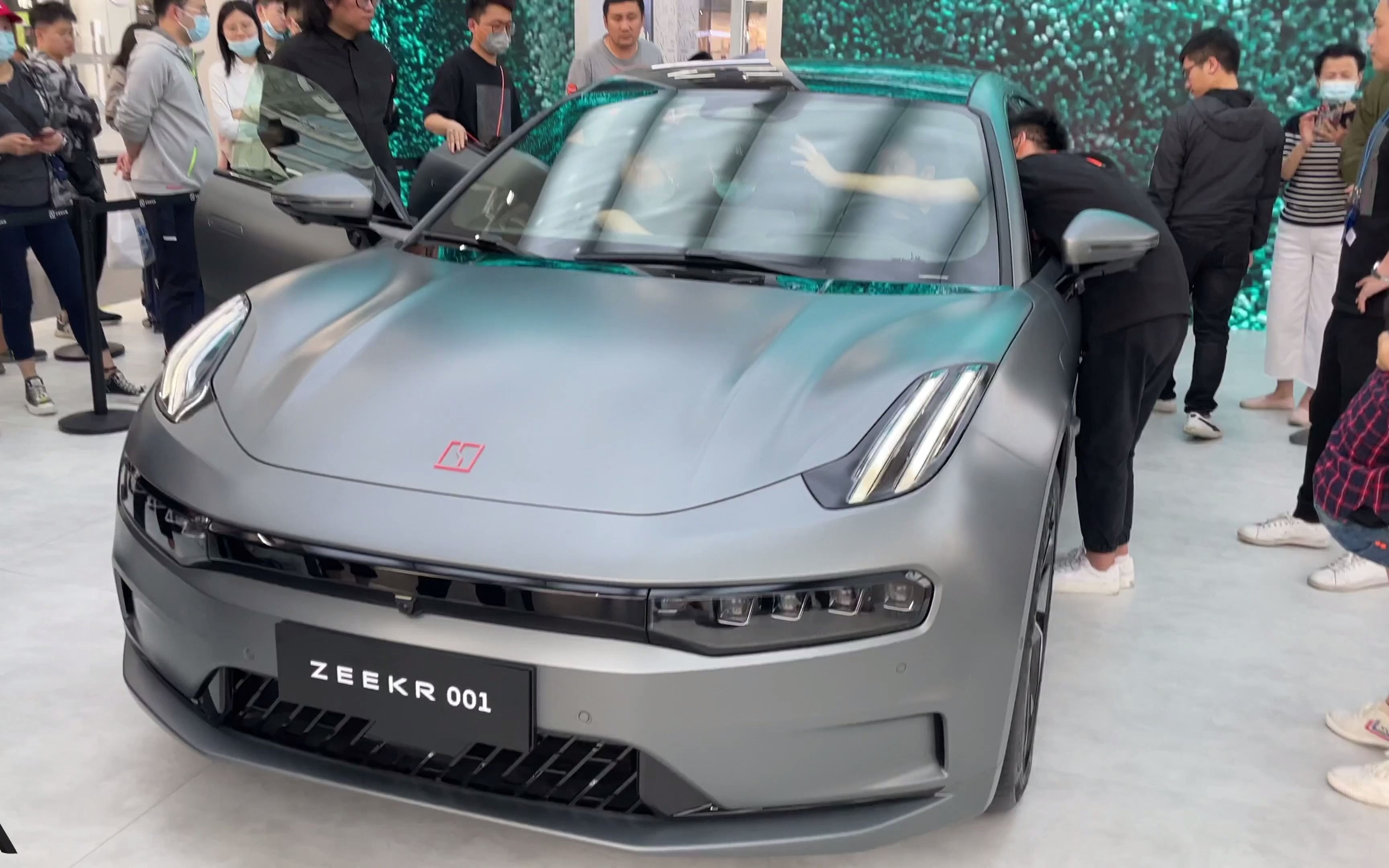 极氪001真车体验这颜值真的很高国产电动车厉害