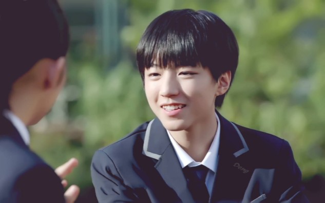 【王俊凯】李想学长阳光下打篮球转书_哔哩哔哩 (゜-゜)つロ 干杯