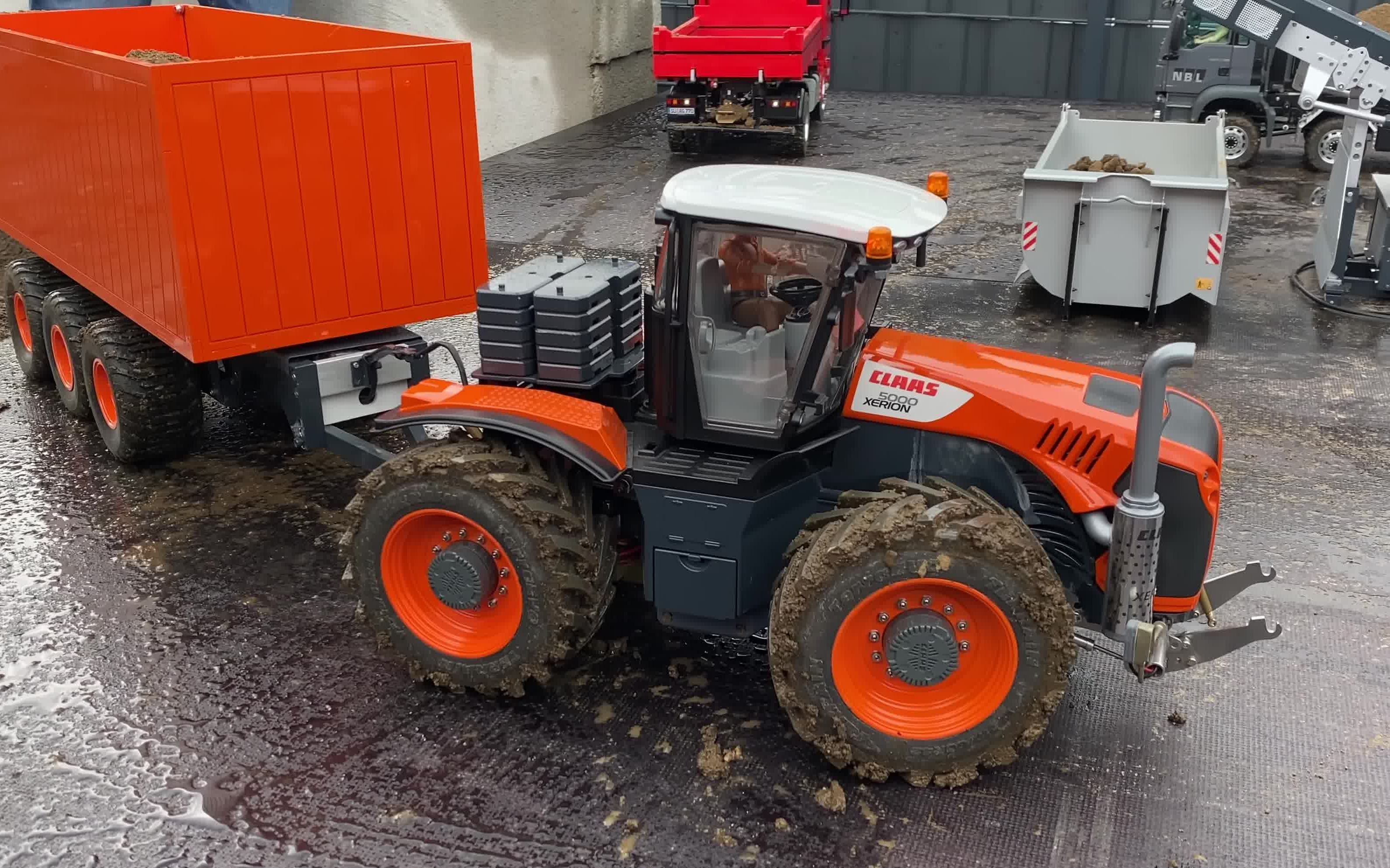 4k rc遥控沃尔沃挖掘机克拉斯拖拉机_哔哩哔哩_bilibili