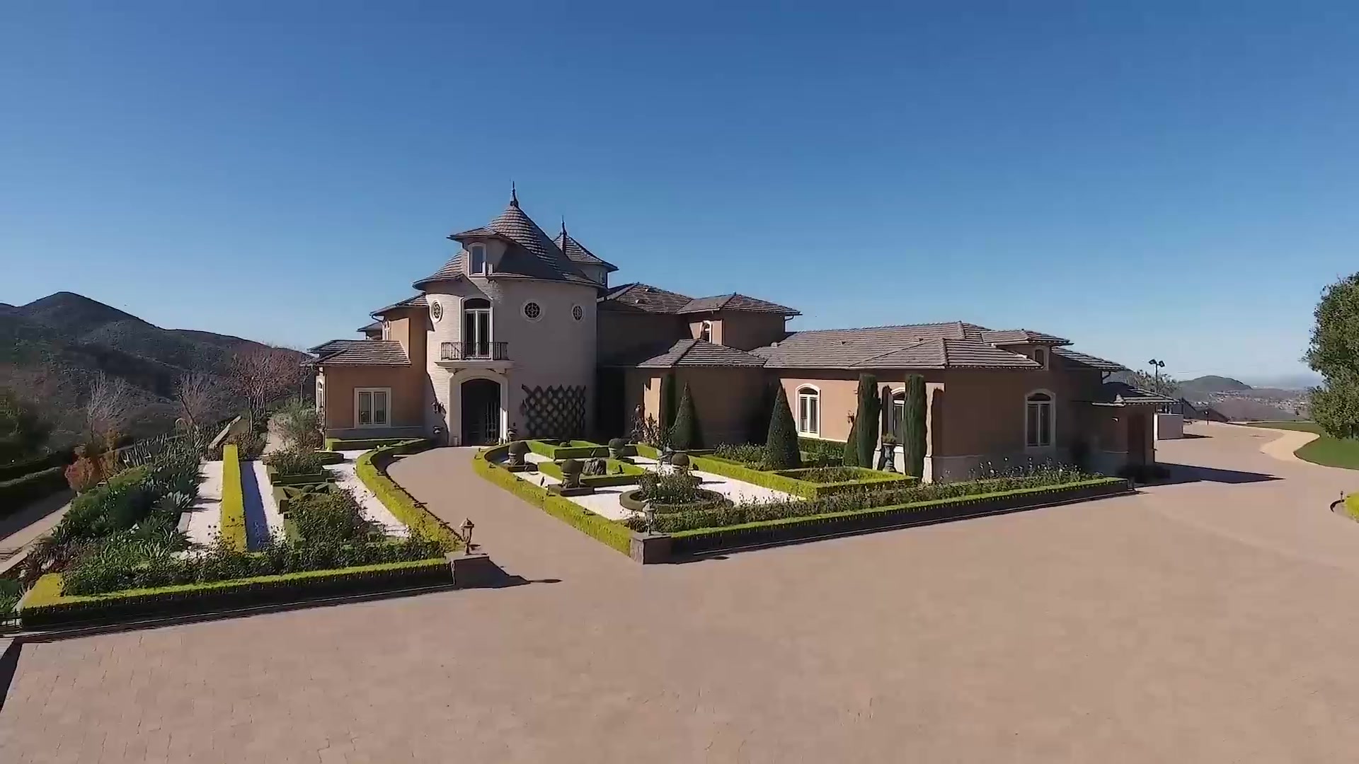 豪宅赏析:山顶超大传统风格大庄园