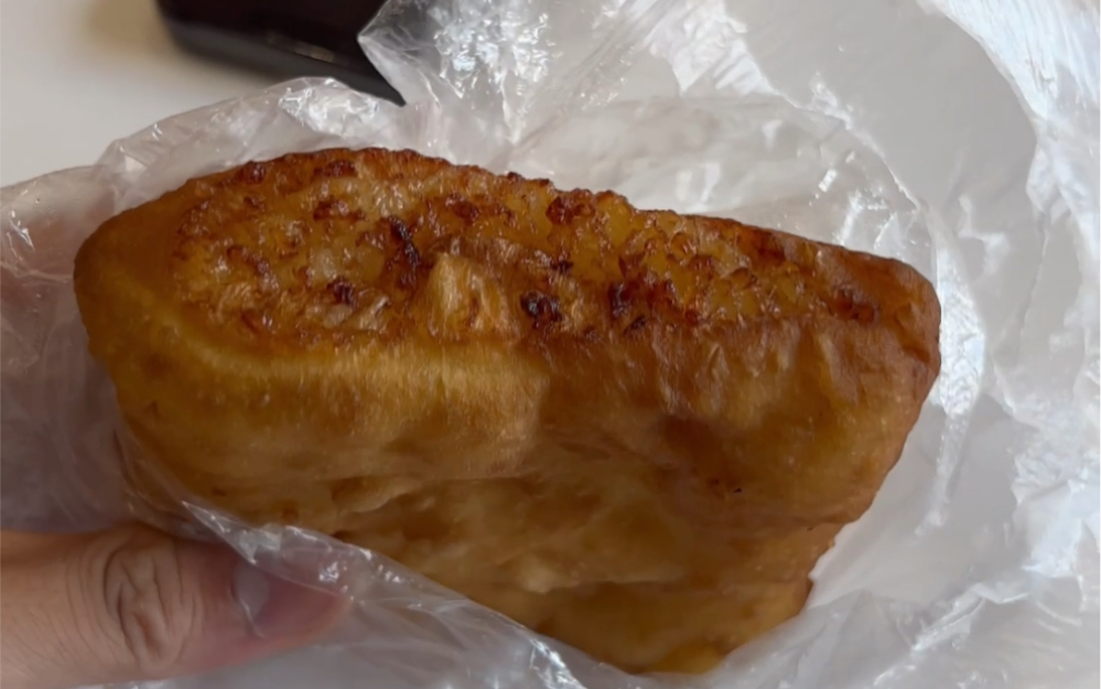"炸油饼夹糯米"
