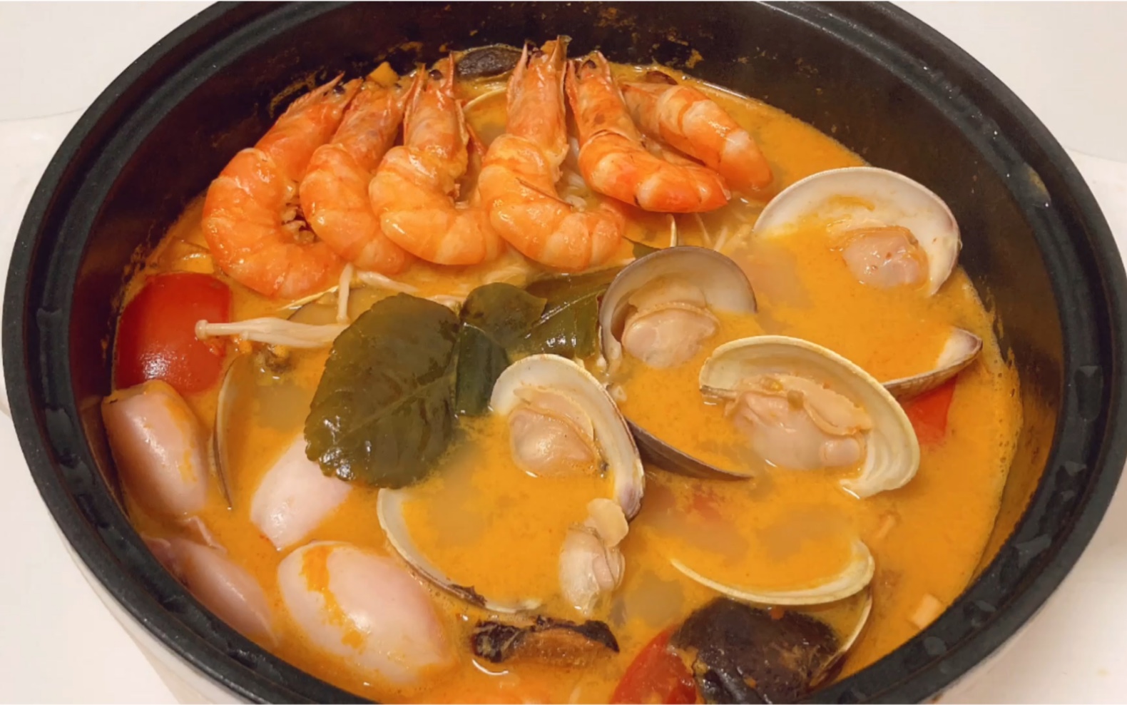 一分钟教你做泰式海鲜冬阴功汤,冬天吃炒鸡满足