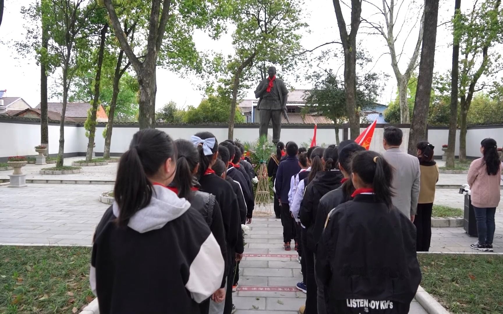 [图]缅怀革命先烈，赓续红色精神——记宣城市第二小学（贝林校区）师生清明节赴向阳烈士陵园扫墓