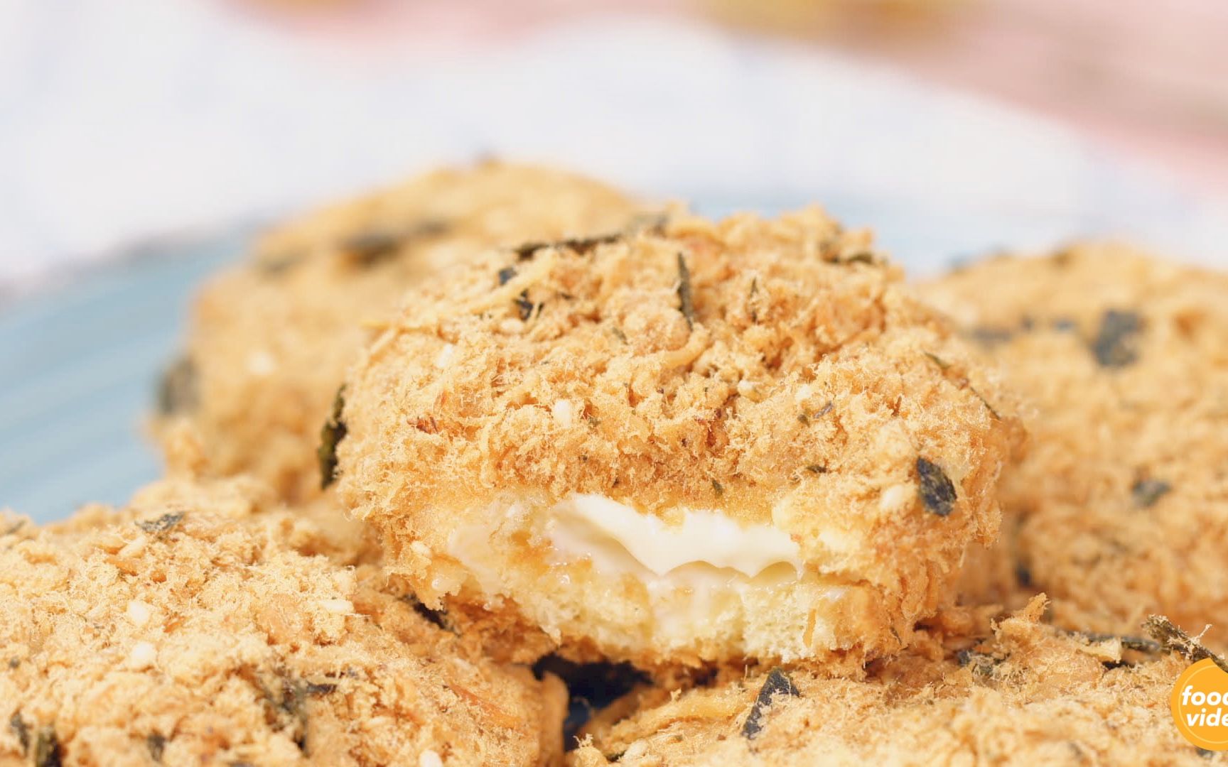 在家里做最火网红甜点肉松小贝,做完再也不用出去买了