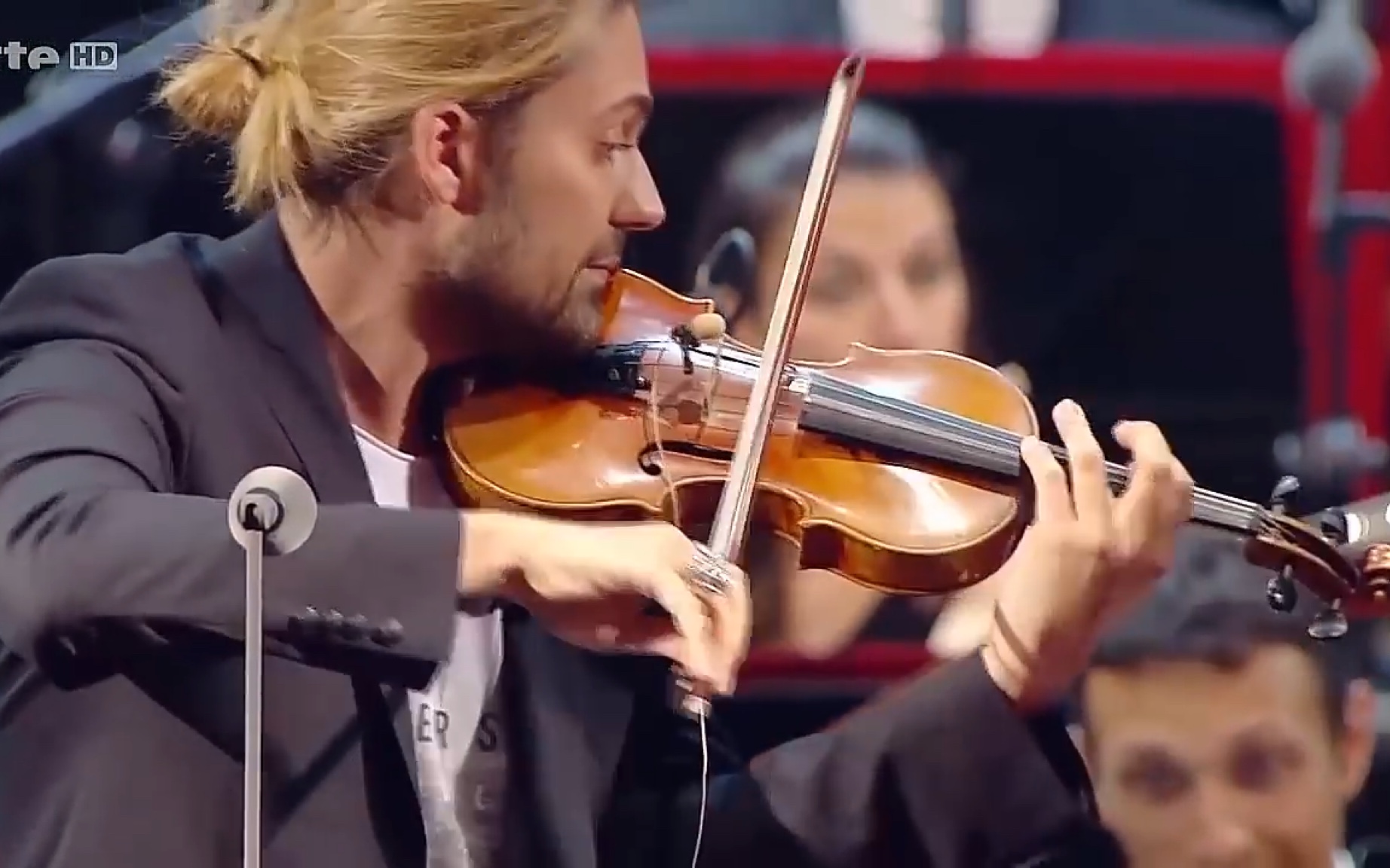 [图]大卫·葛瑞特 & 小提琴·帕格尼尼-随想曲No.24 David Garrett & Violin - Caprice No.24-Paganini Op.1