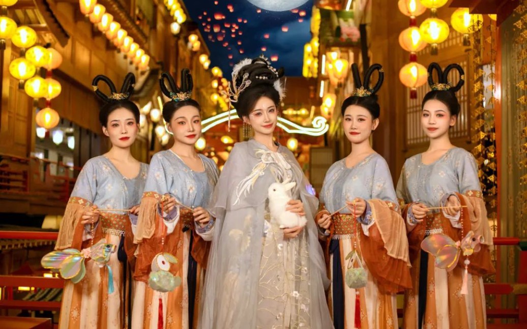 十月在长安十二时辰做一天唐潮人与旧人对话遇见仰天大笑出门去的李