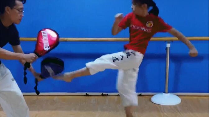 跆拳道双飞踢 B站