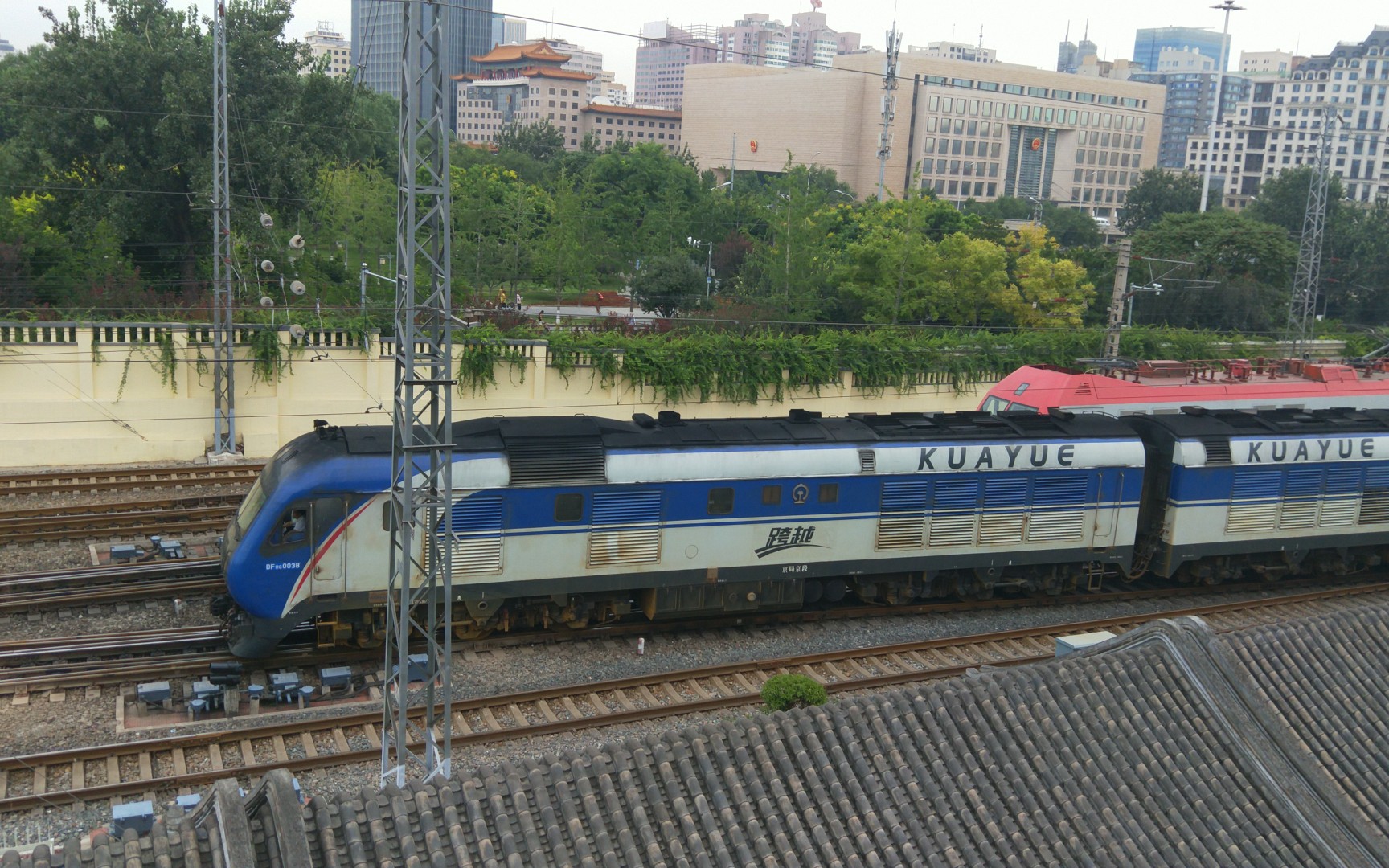 [df11g]北京站晚了点的z208进站终于不墨迹了_哔哩哔哩 (゜-゜)つロ