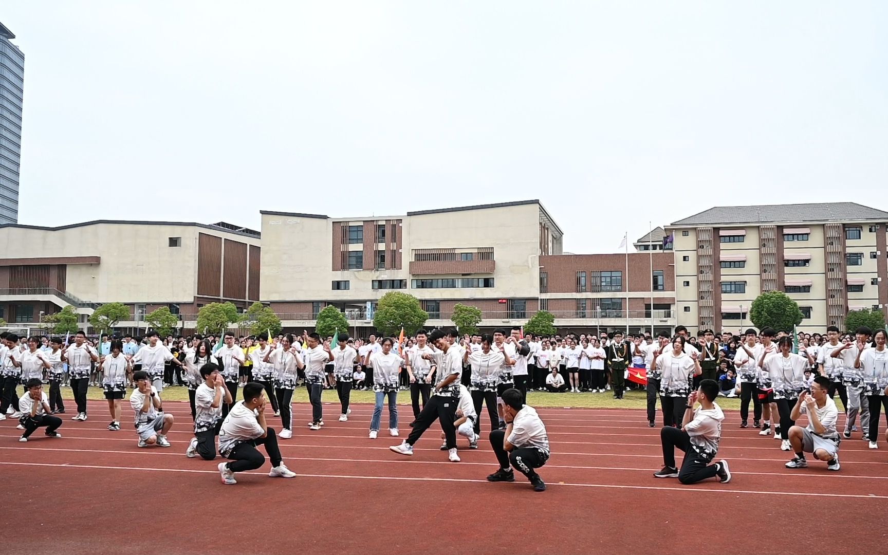 【大家一起喜羊羊】运动会开幕式版哔哩哔哩bilibili