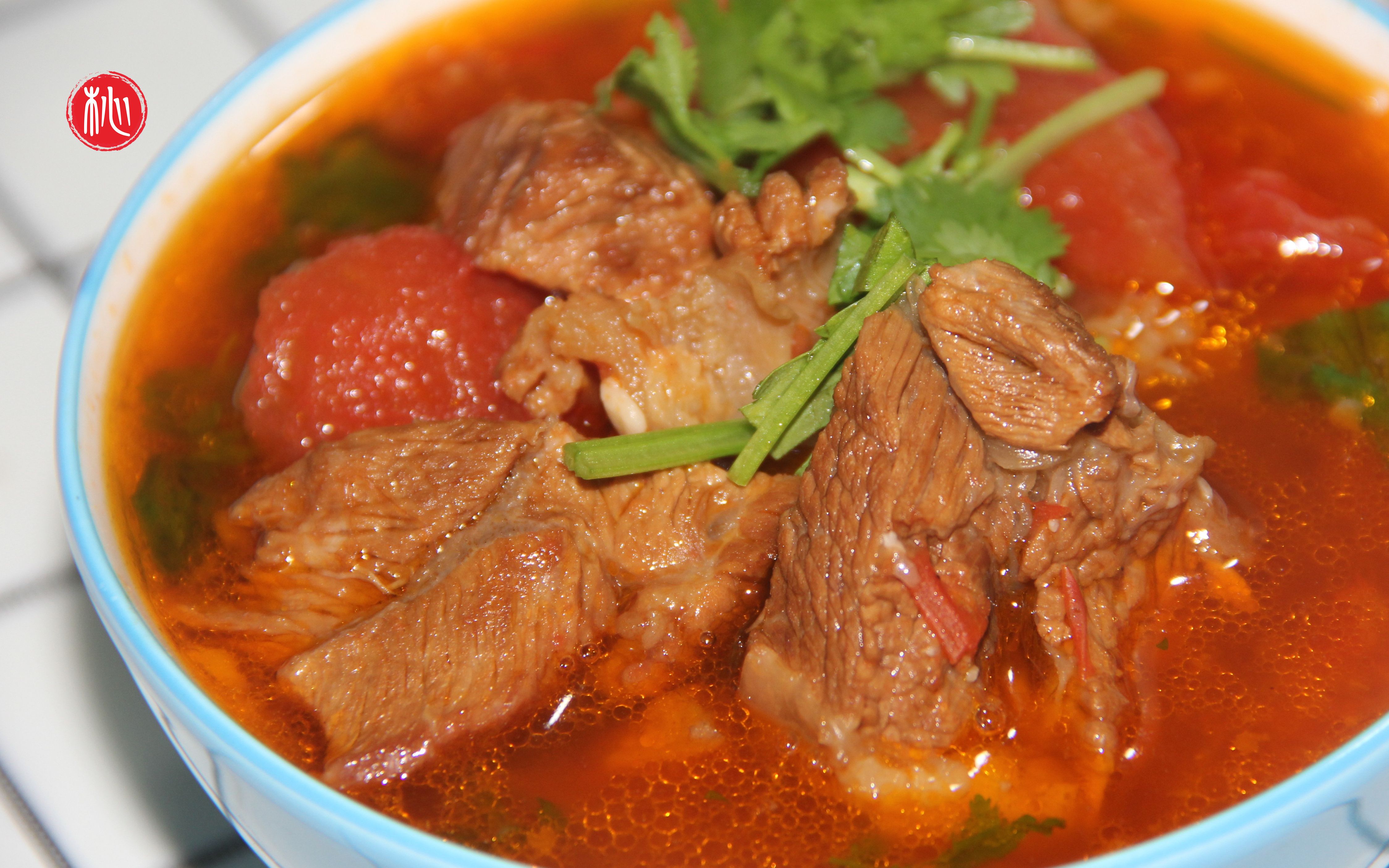 西红柿炖牛腩家庭版的最简单做法,用砂锅保证牛肉软烂入味