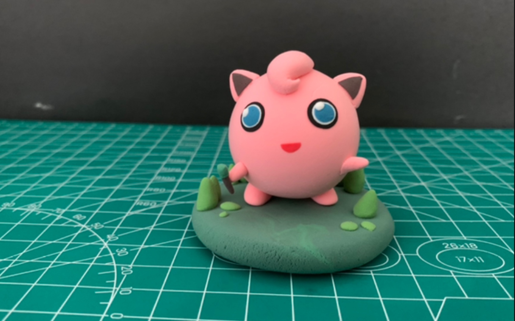 活动作品粘土简单的做一只可爱的胖丁