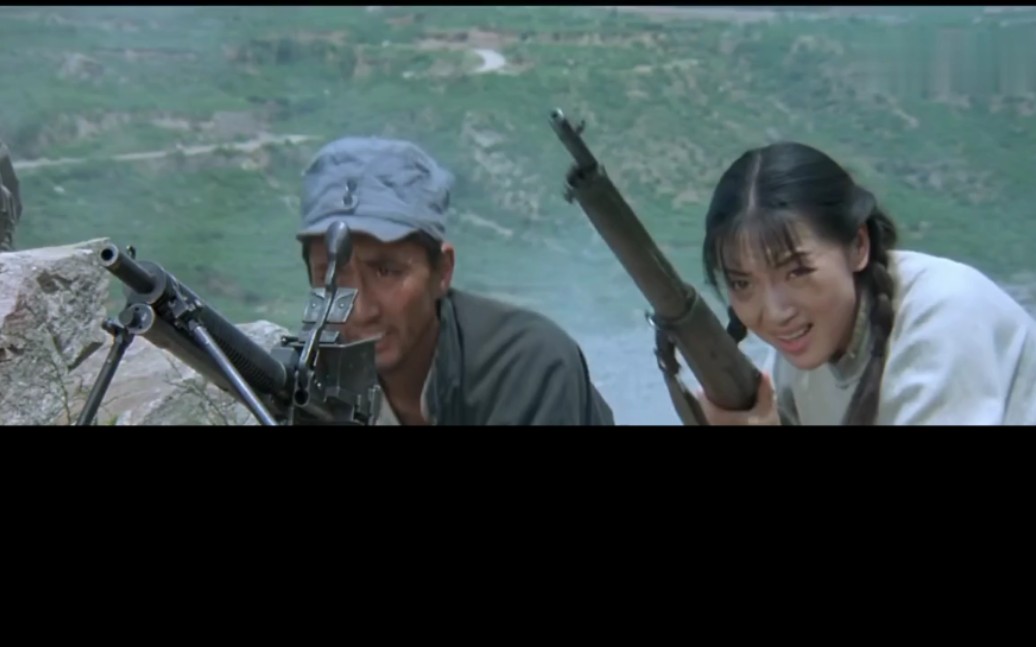 举起手来豪横的女枪手