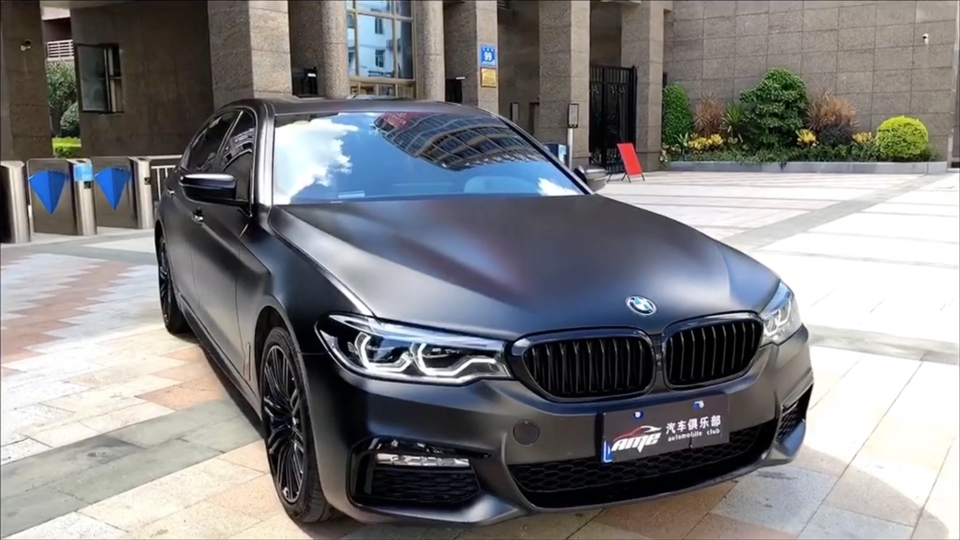 宝马525li汽车电光黑改色贴膜杭州专业施工全车黑武士改色效果