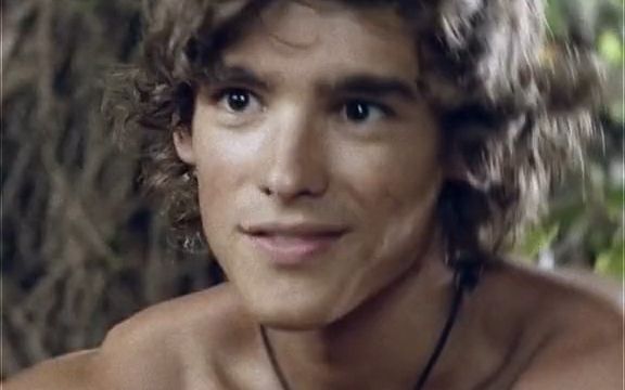 *Brenton Thwaites*蓝色珊瑚礁哔哩哔哩bilibili