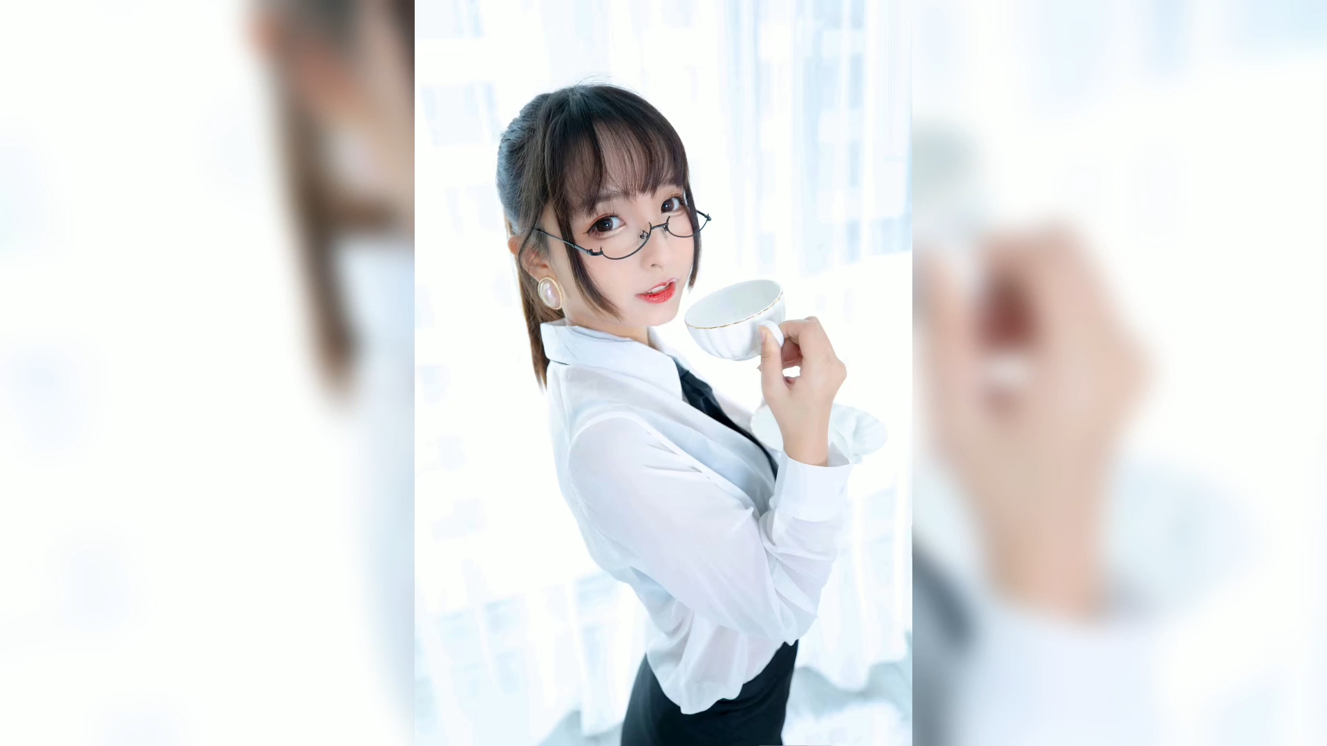 神楽坂真冬ホワイトオフィスcos作品