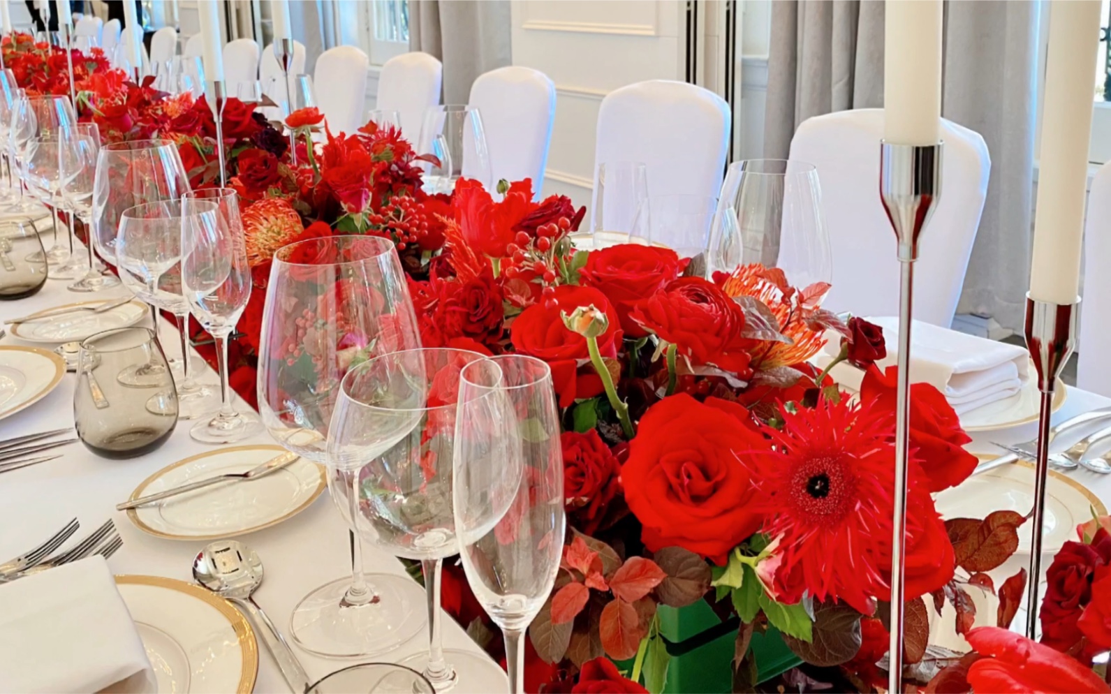 卡地亚#红色宴会长桌花