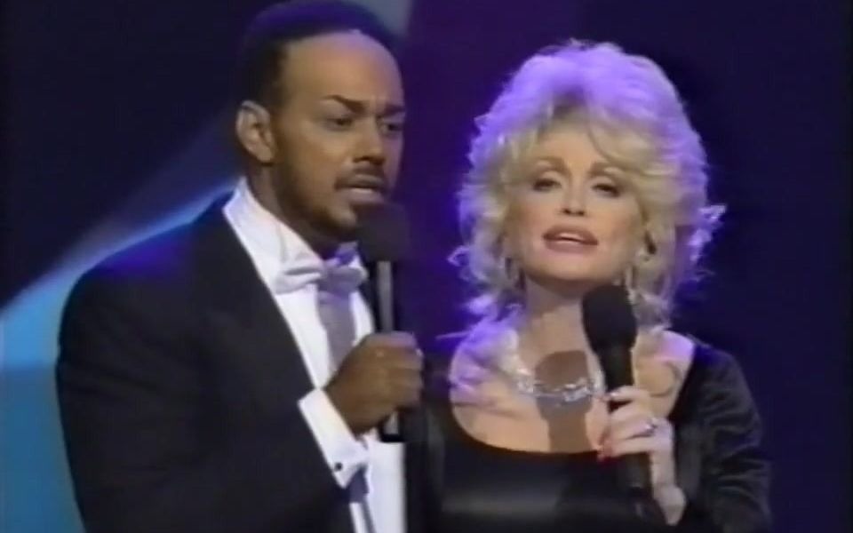 [图]【献唱奥斯卡】Dolly Parton & James Ingram - The Day I Fall In Love 1994