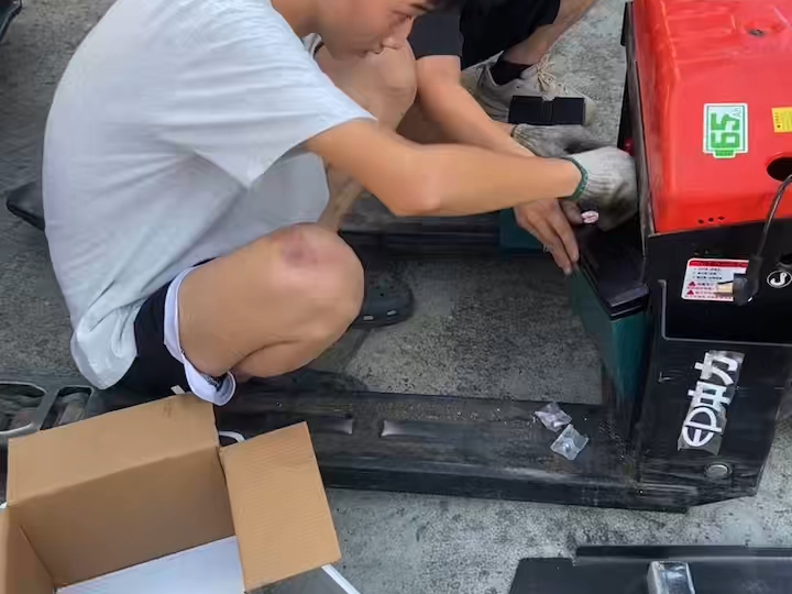 #电动叉车维护检修