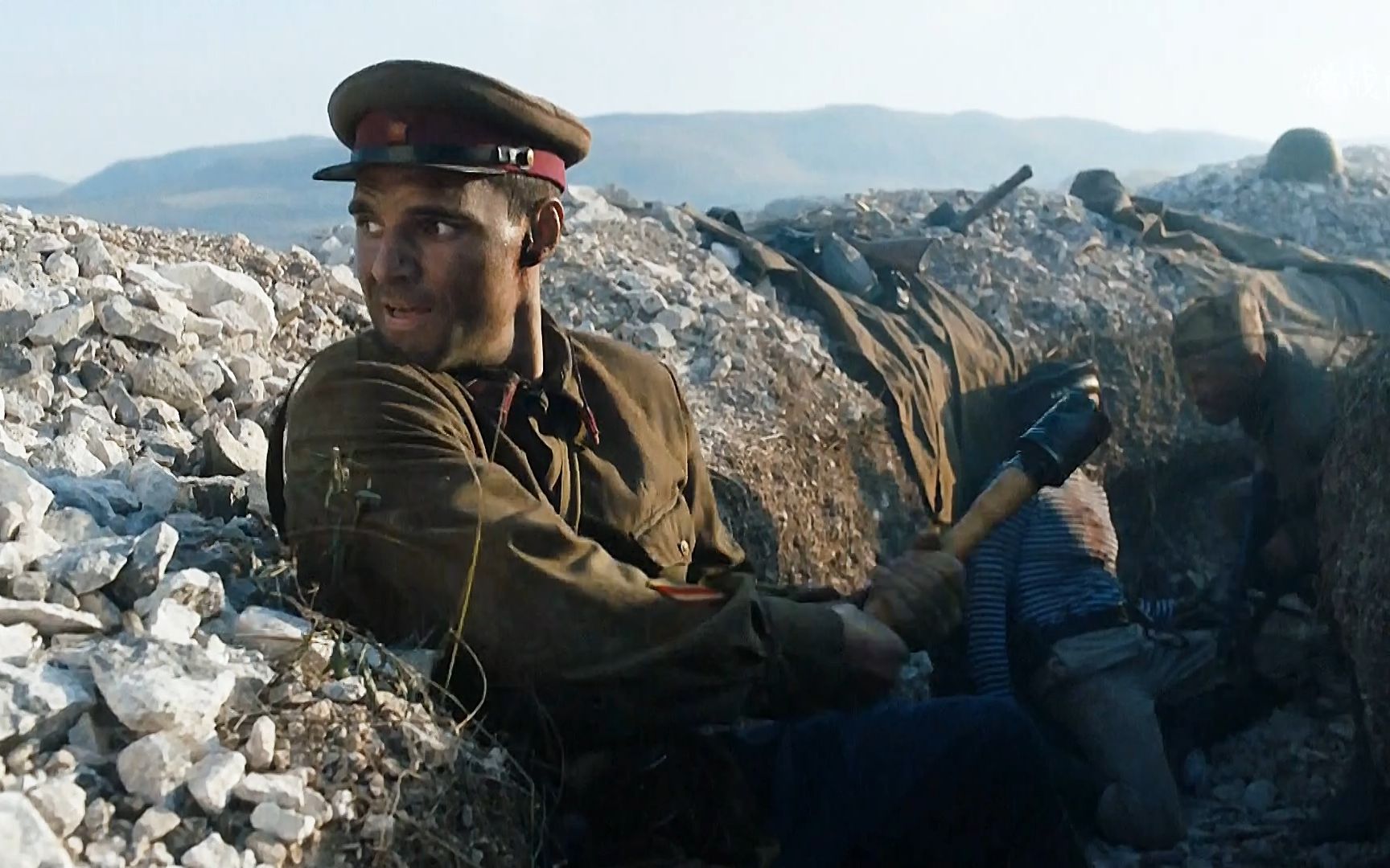 经典二战片:德军士兵化装成苏军夺取前沿阵地,双方展开激战