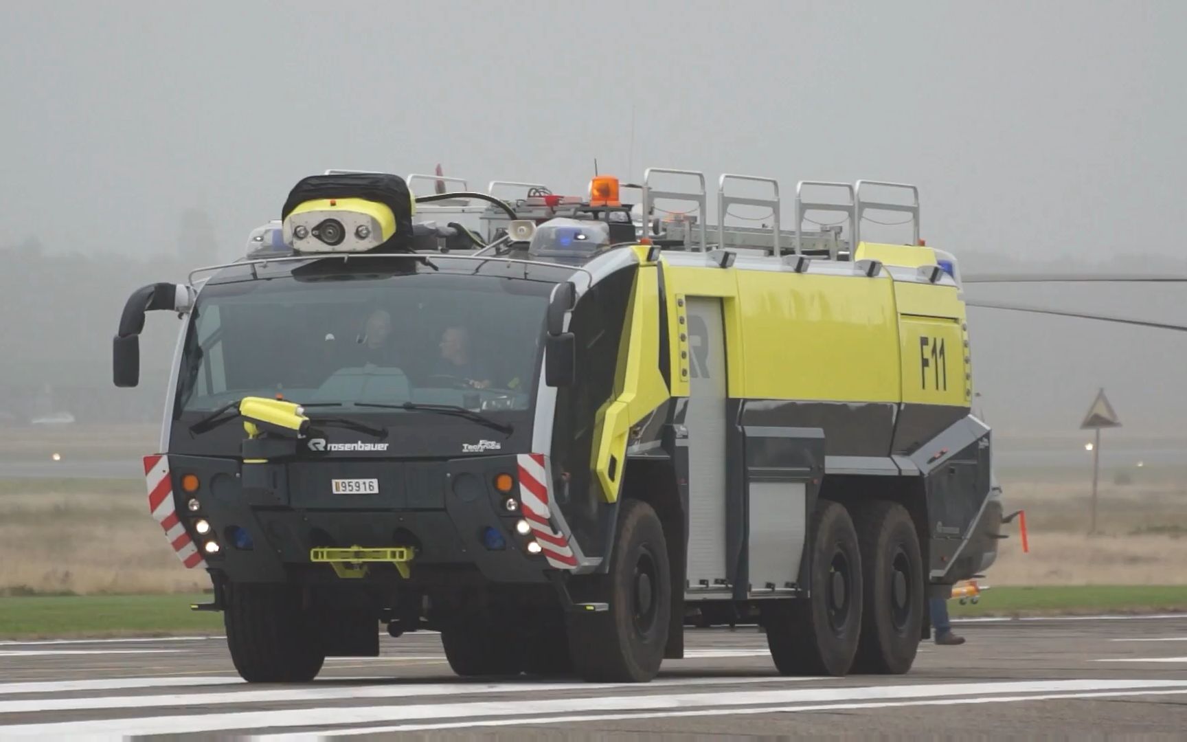 rosenbauer panther 6x6消防车 克莱恩·布罗格尔空军基地