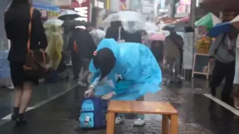 Скачать видео: “我便是那唯一的黑羊”