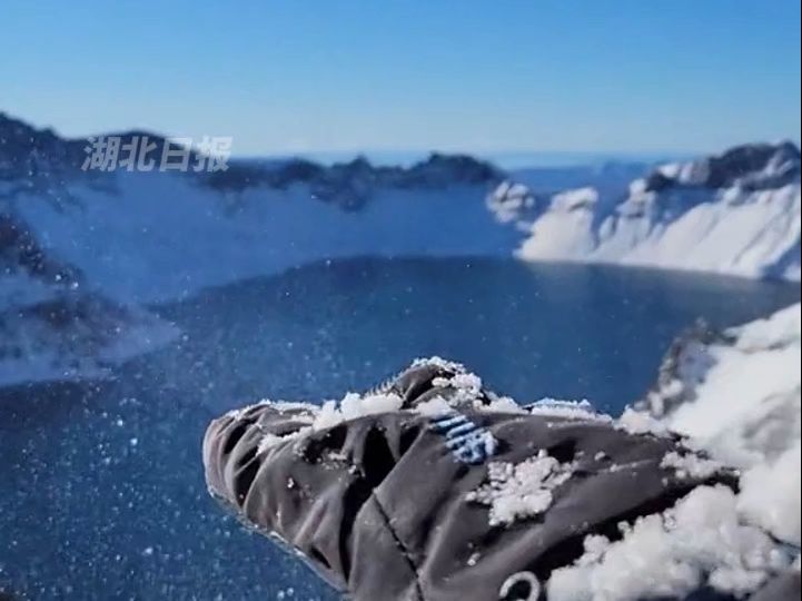 震撼!一掌拍出长白山天池绝美雪景哔哩哔哩bilibili