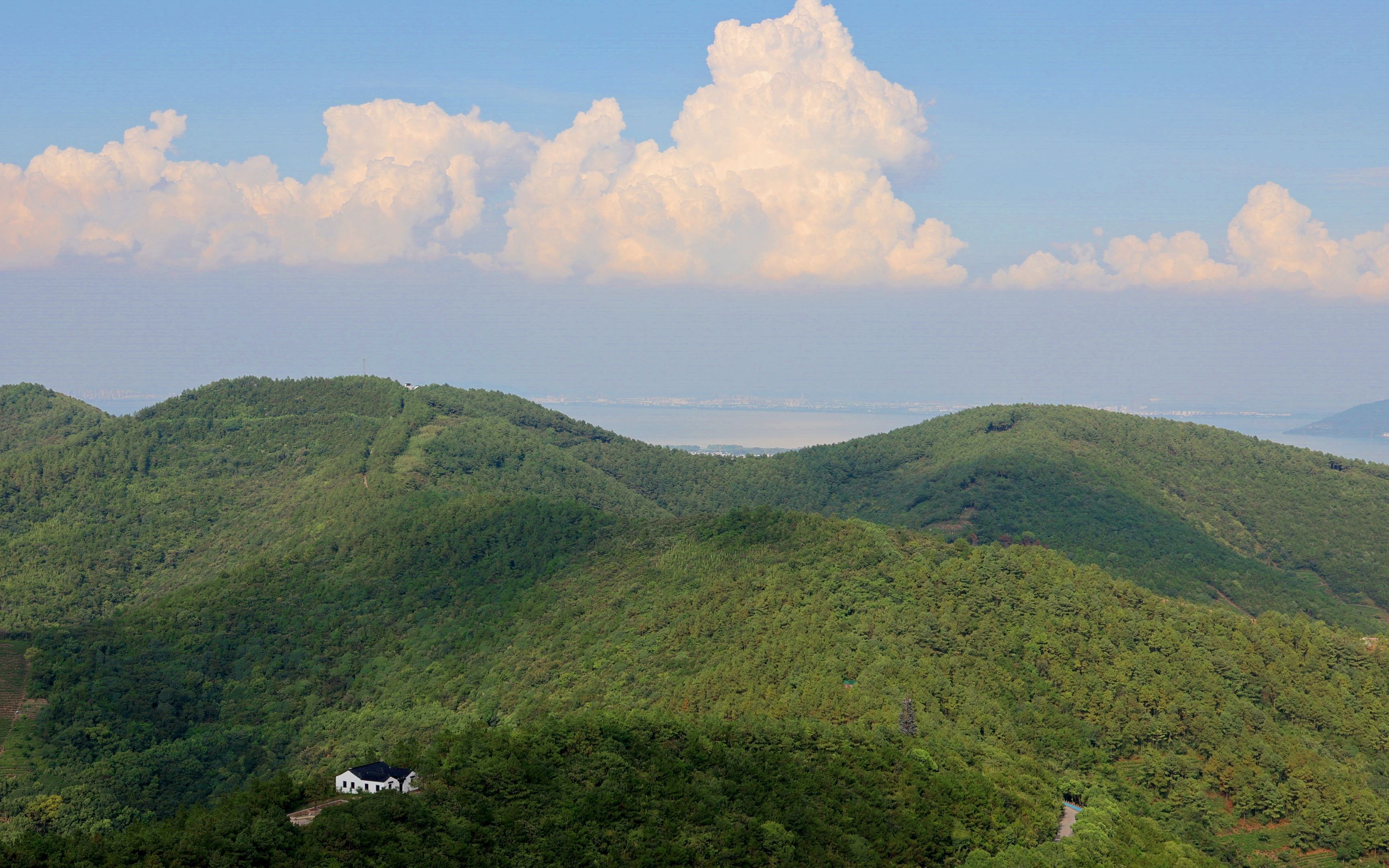 湖光山色(缥缈峰望远)