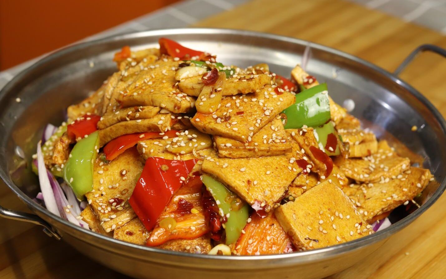 安利六道美味家常菜：红烧排骨上榜，香辣豆腐皮营养开胃口感好！