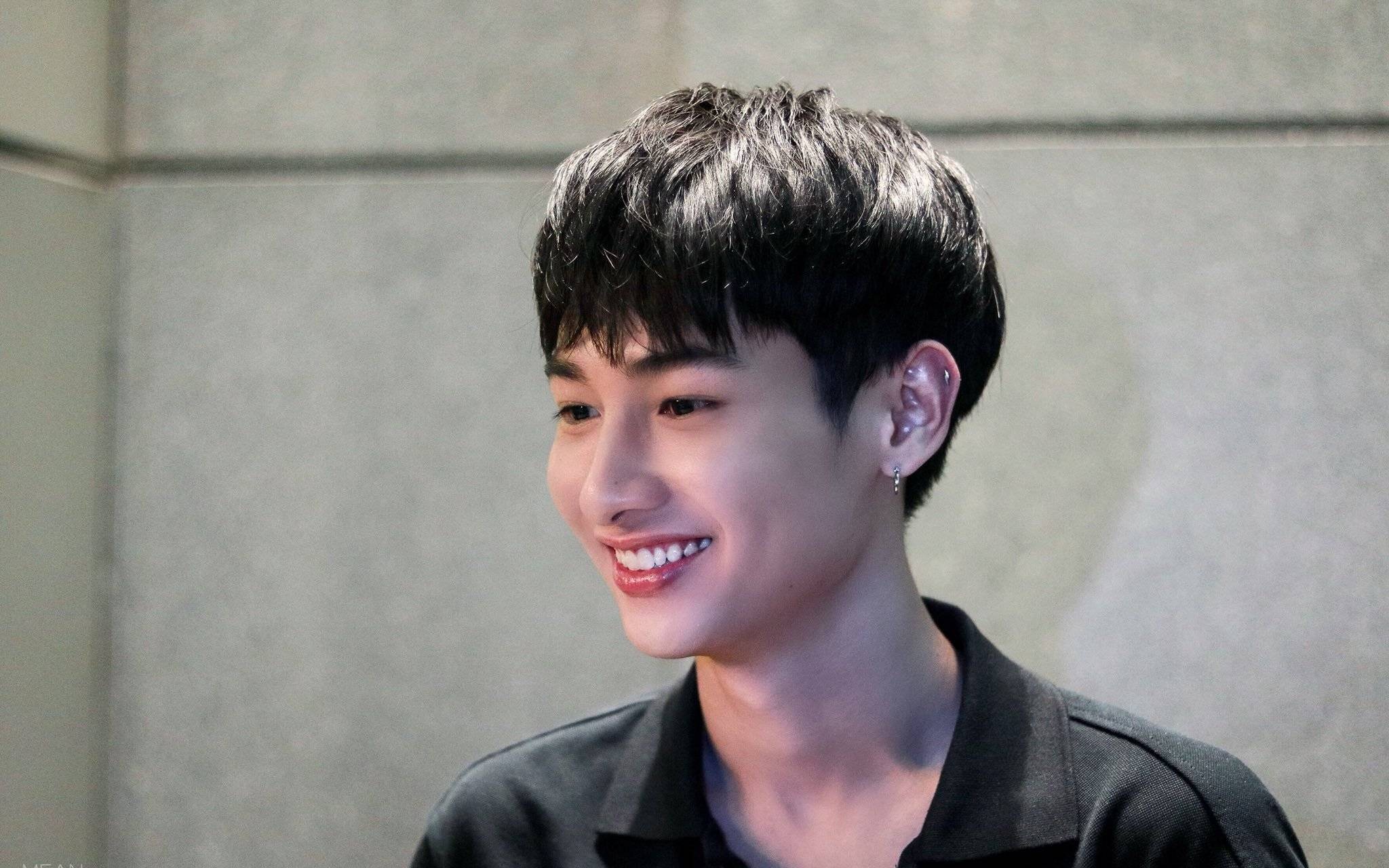 可爱滚宝的打招呼哈哈哈_哔哩哔哩 (゜-゜)つロ 干杯~-bilibili