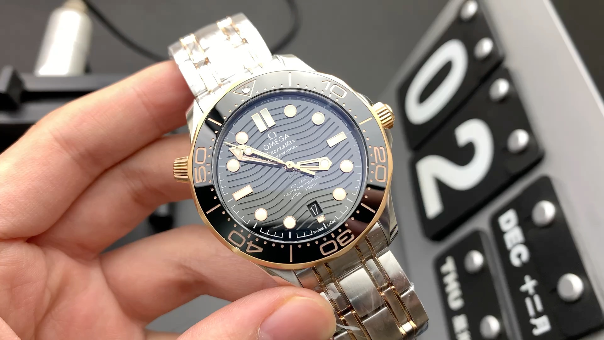 欧米茄 玫瑰金海马300