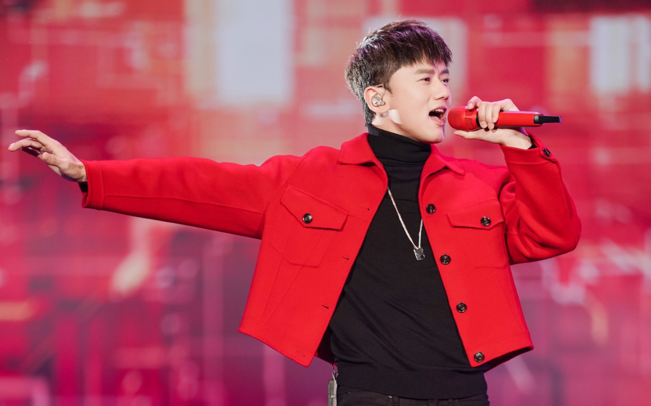 【安徽卫视春晚】张杰《perfume品味》 《这就是爱》_哔哩哔哩 (゜-゜