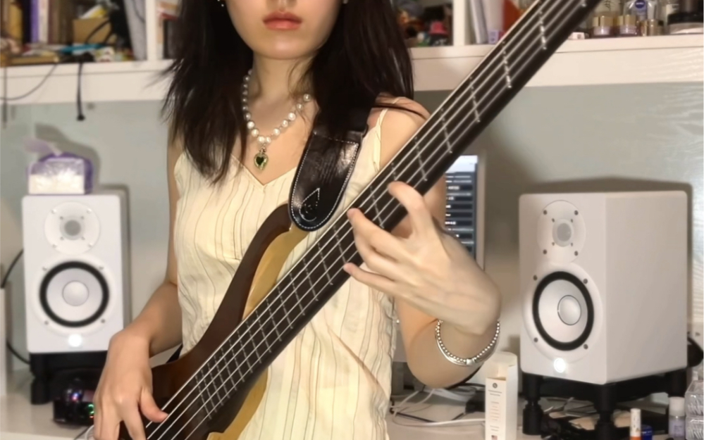 【bass cover】新手友好bassline Khruangbin  August 10哔哩哔哩bilibili