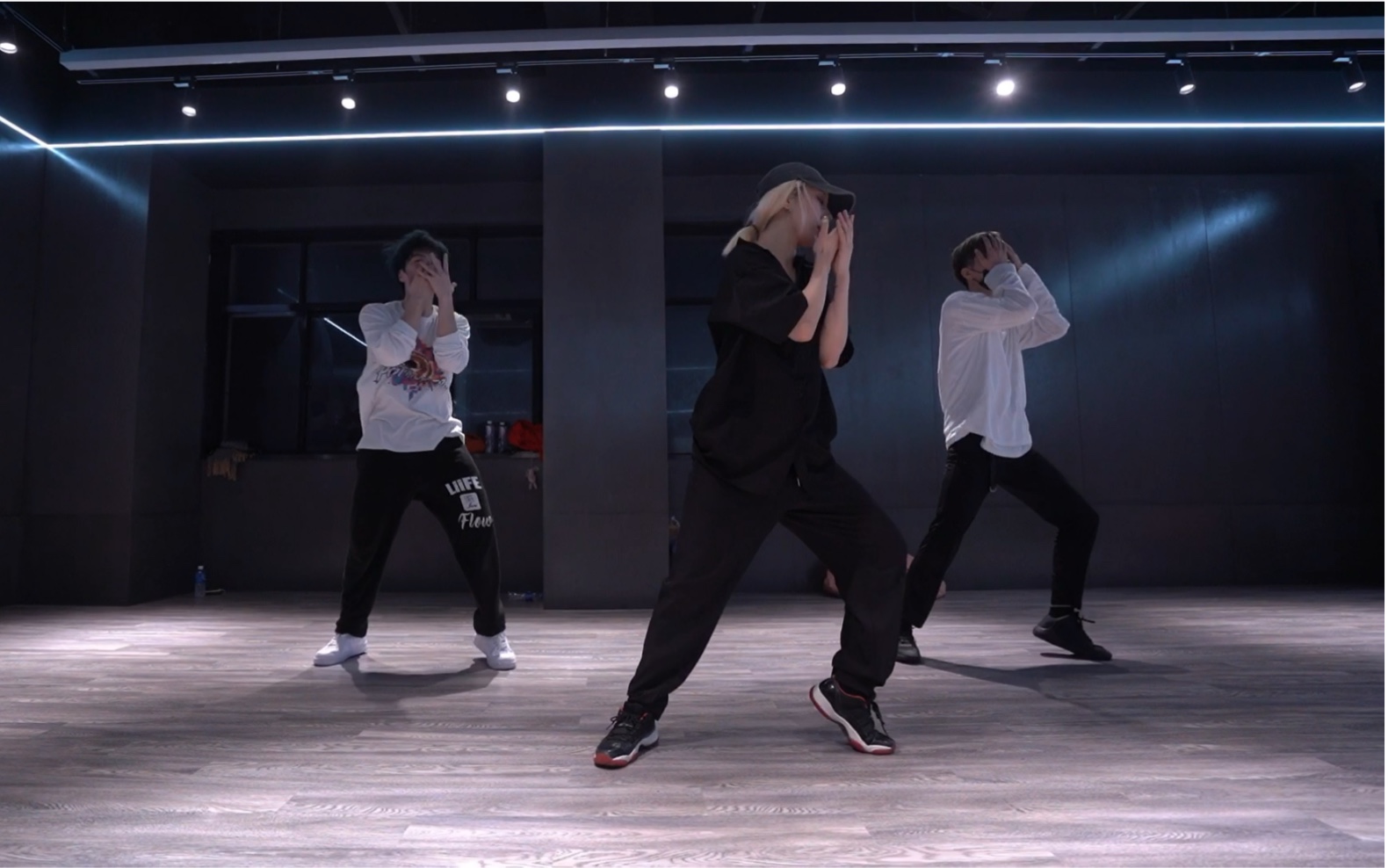 挑战翻车【bts】《血汗泪》有一些舞就是bts能跳而我不能_哔哩哔哩