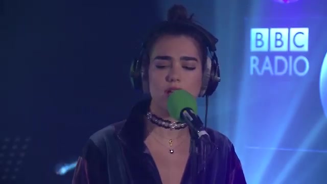 Dua Lipa 坐客Live Lounge演唱新单哔哩哔哩bilibili