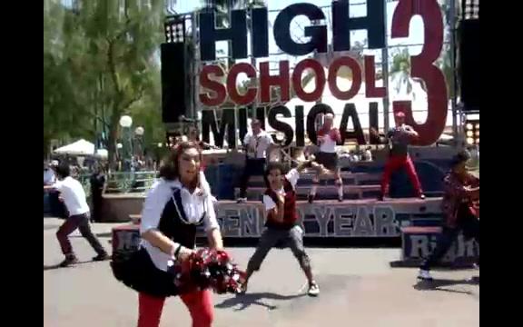 [图]【加州冒险乐园】歌舞青春3：毕业季 High School Musical 3 Senior Year!