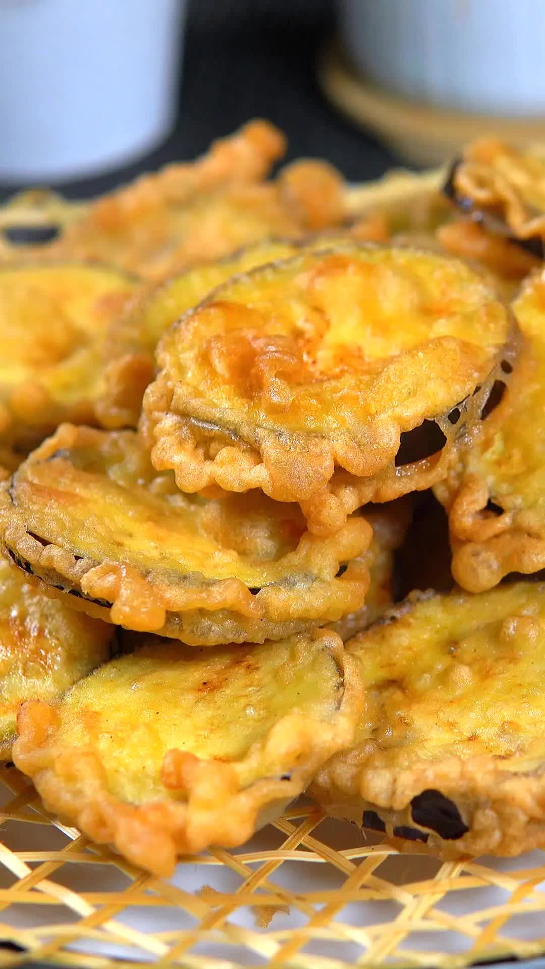 焦香酥脆的椒盐茄子,这是茄子最简单好吃的做法了