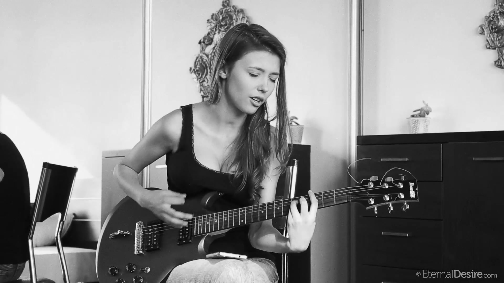 mila azul 自弹自唱