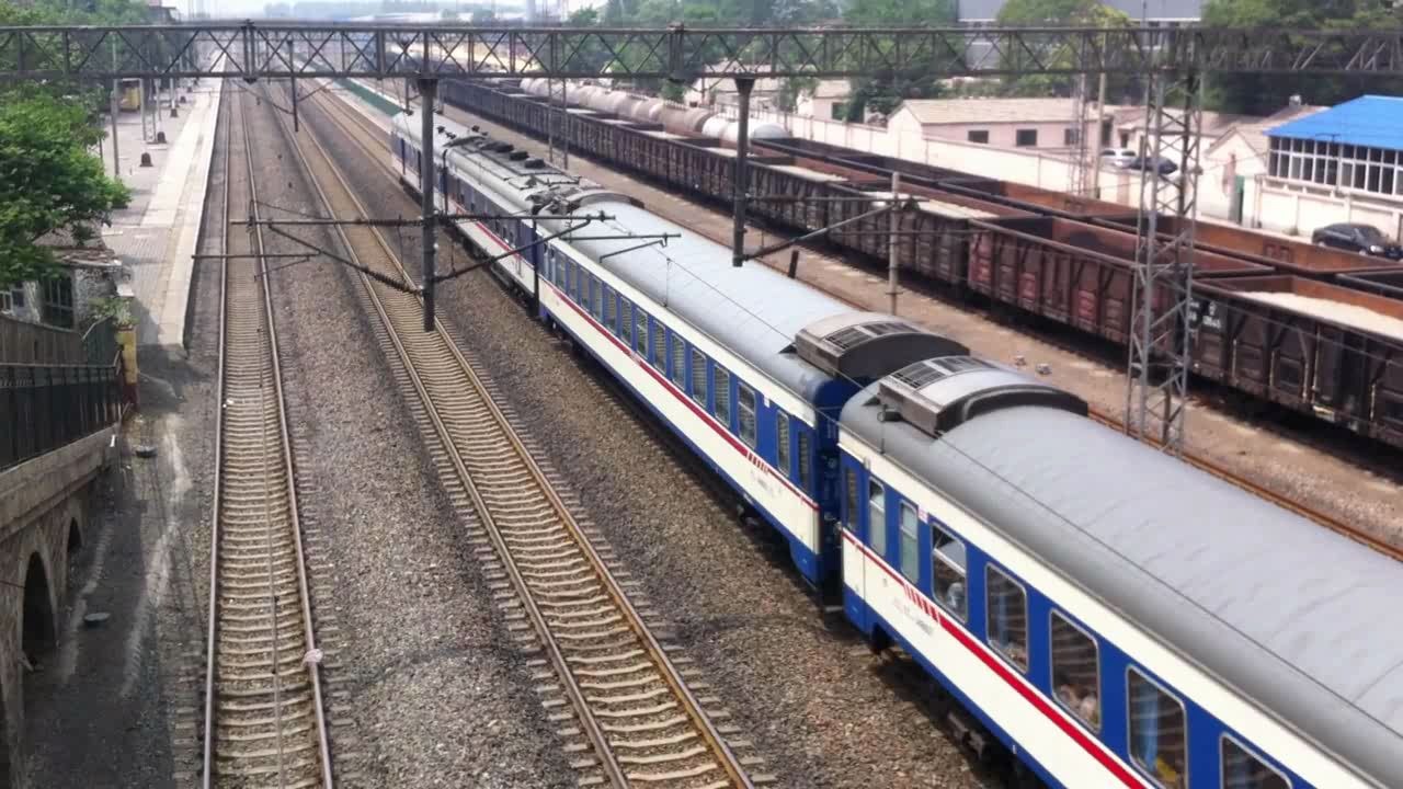 的一部时光机#2013年5月31日,t10次列车京广铁路琉璃河站2道高速通过!