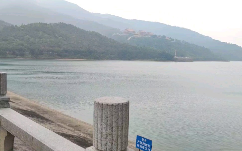 [图]珠海金台寺景点。风景不错！湖水很清绿哦