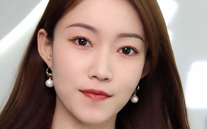 骨相型美女眉毛太平太细不适合,老师设计明星同款眉形后太美了!