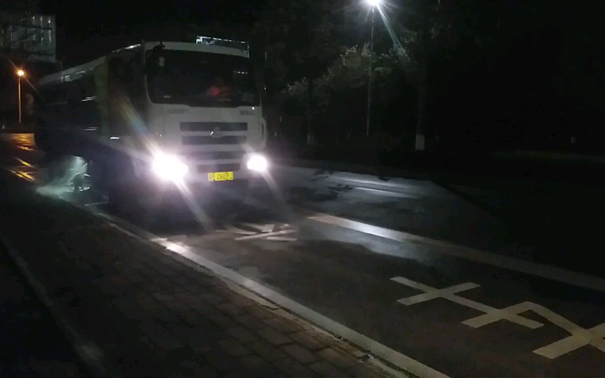 【作业实拍】玉城环境 中联重科ZHB5180TXLSE5洗扫车 使用《交织together》进行夜间洗扫作业哔哩哔哩bilibili