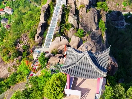 这里是浙江丽水蛟龙大峡谷,被誉为浙南小黄山,地势险峻,峡谷幽深,奇峰异石,美不胜收.哔哩哔哩bilibili