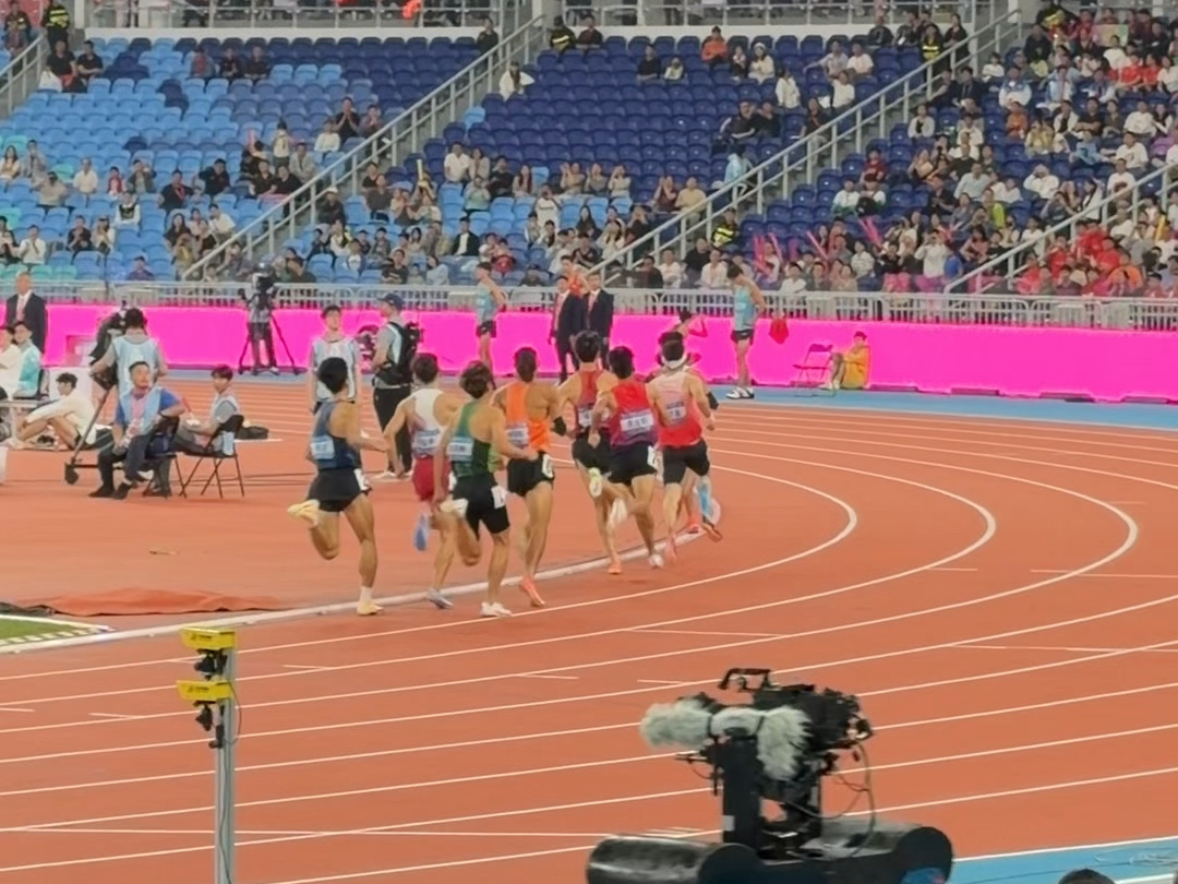 新王登基 奚枭横强势打破800国家纪录